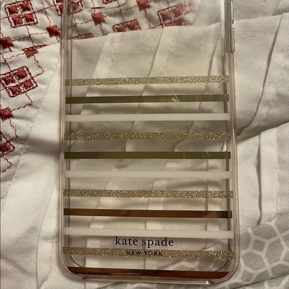 iPhone 11 Pro Max cases - Picture 3 of 5